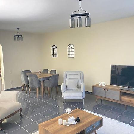 Comfy - Spacious Flat On The Kadikoey Seaside Apartment Истанбул Екстериор снимка