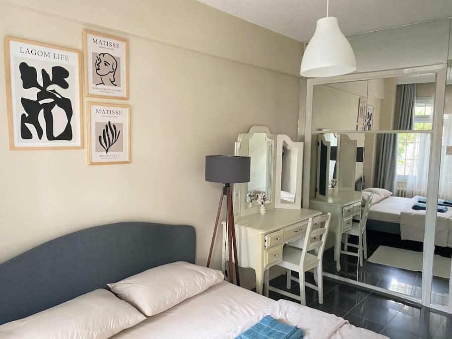 Comfy - Spacious Flat On The Kadikoey Seaside Apartment Истанбул Екстериор снимка